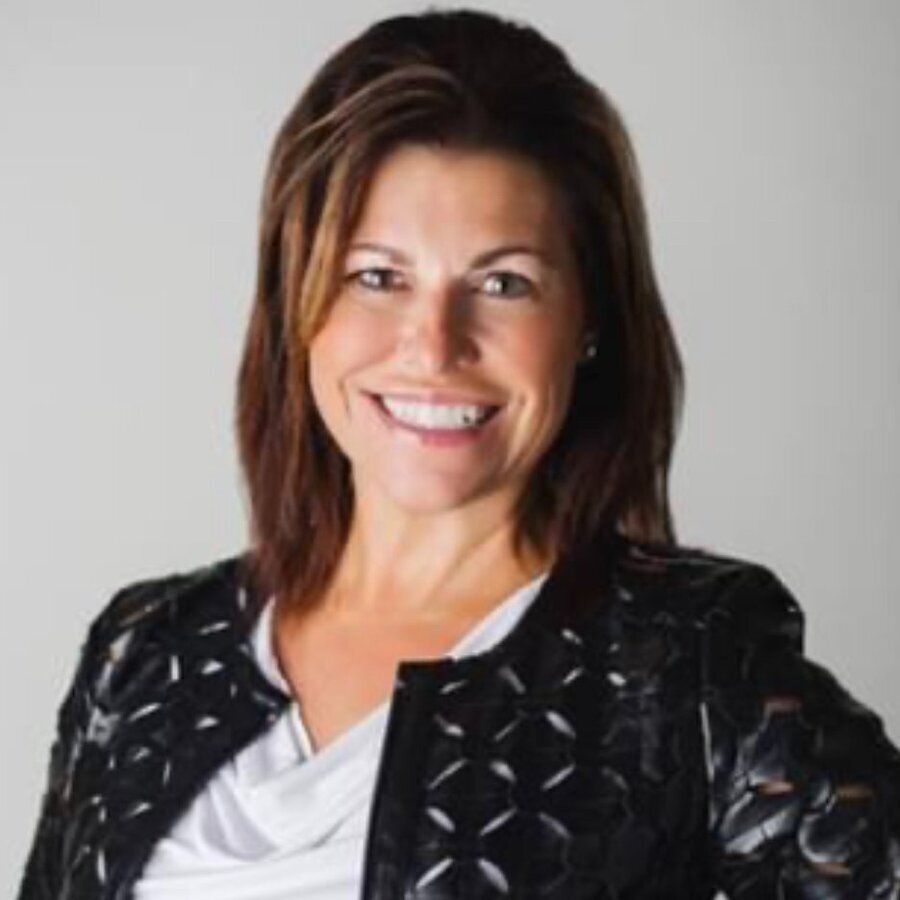 Real Estate Agent Jackie Montgomery