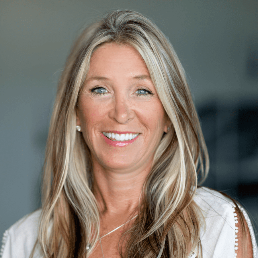 Real Estate Agent Lisa Johnson