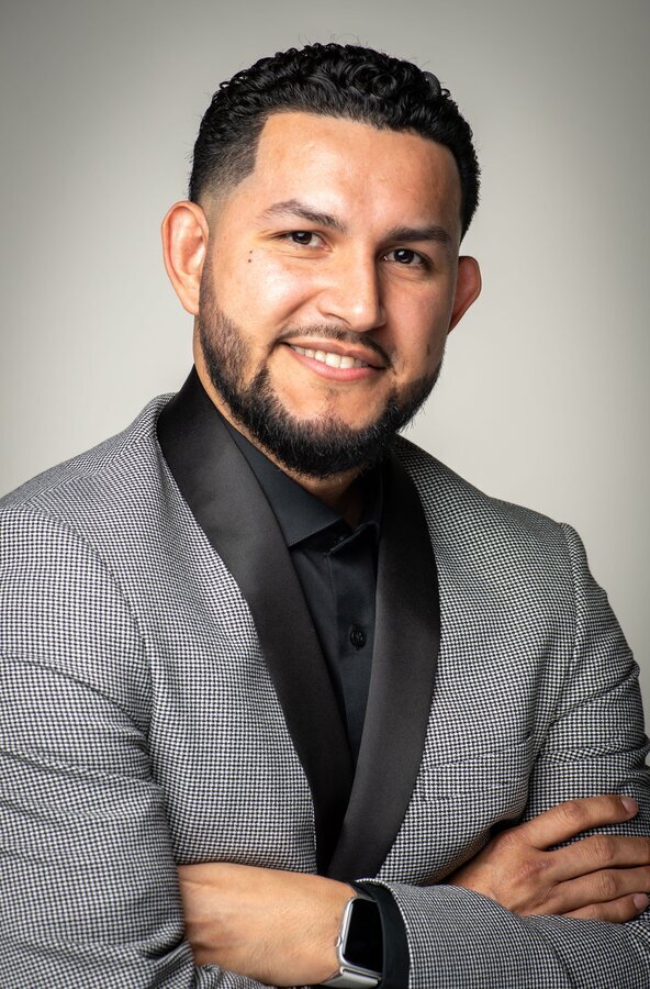 Real Estate Agent Tony Argueta