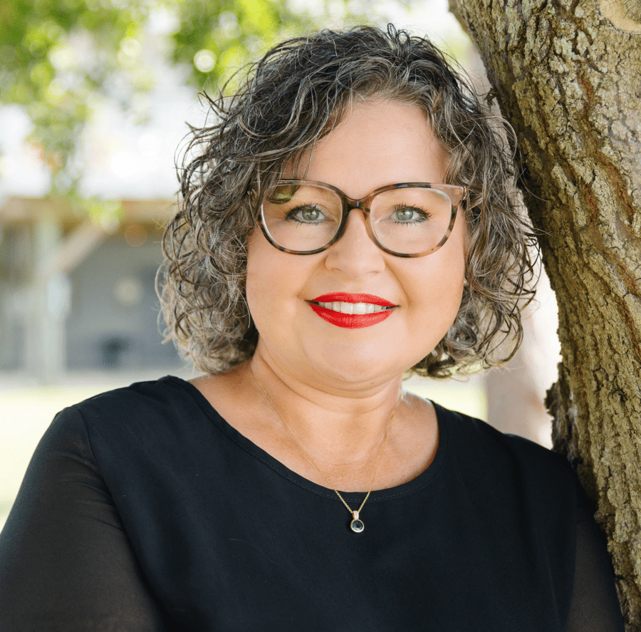 Real Estate Agent Missy Hayes, Associate Broker
