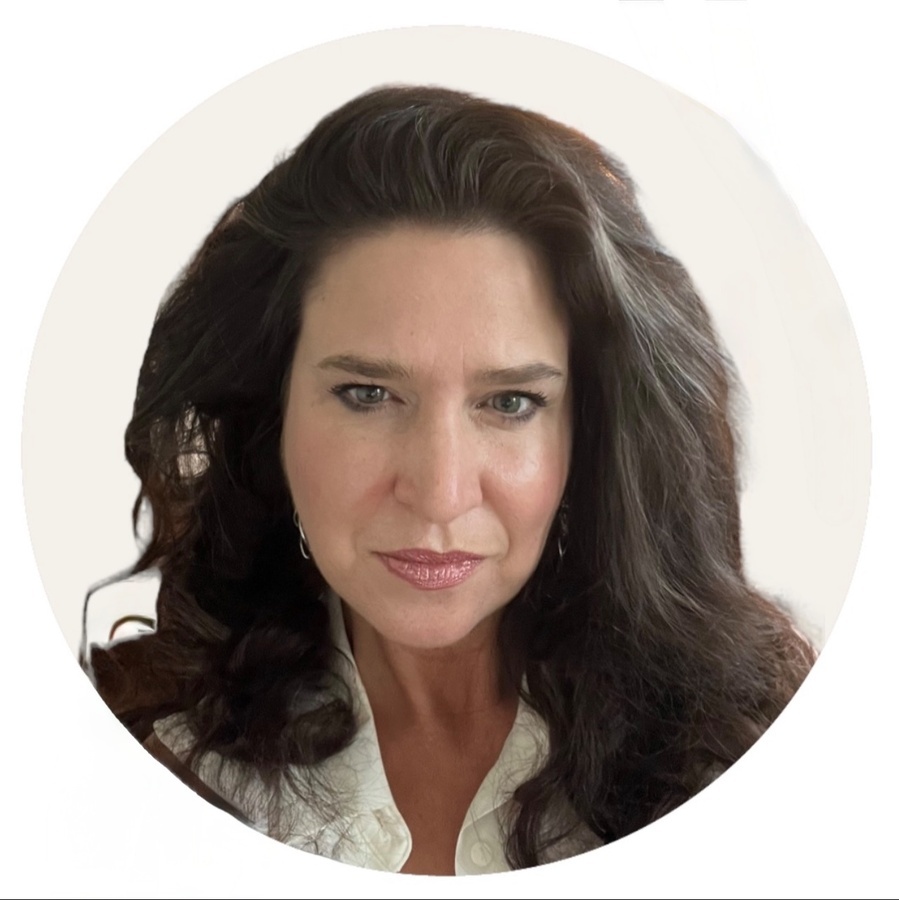 Real Estate Agent Stephanie Little